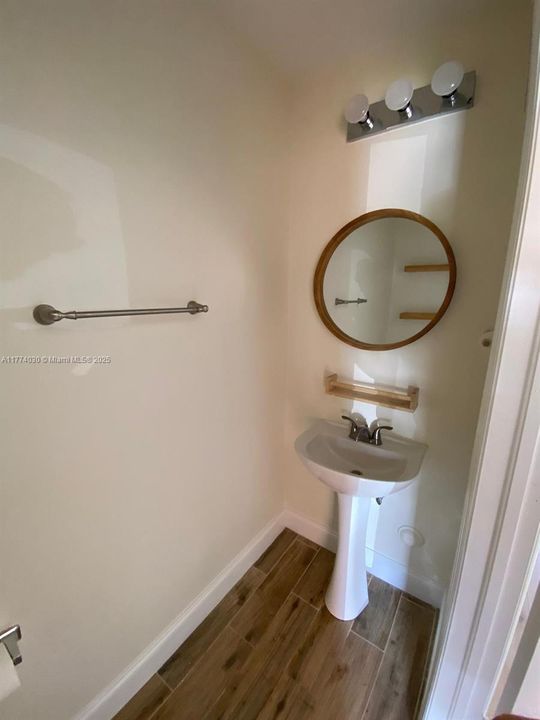 Vendido Recientemente: $359,900 (2 camas, 1 baños, 1114 Pies cuadrados)