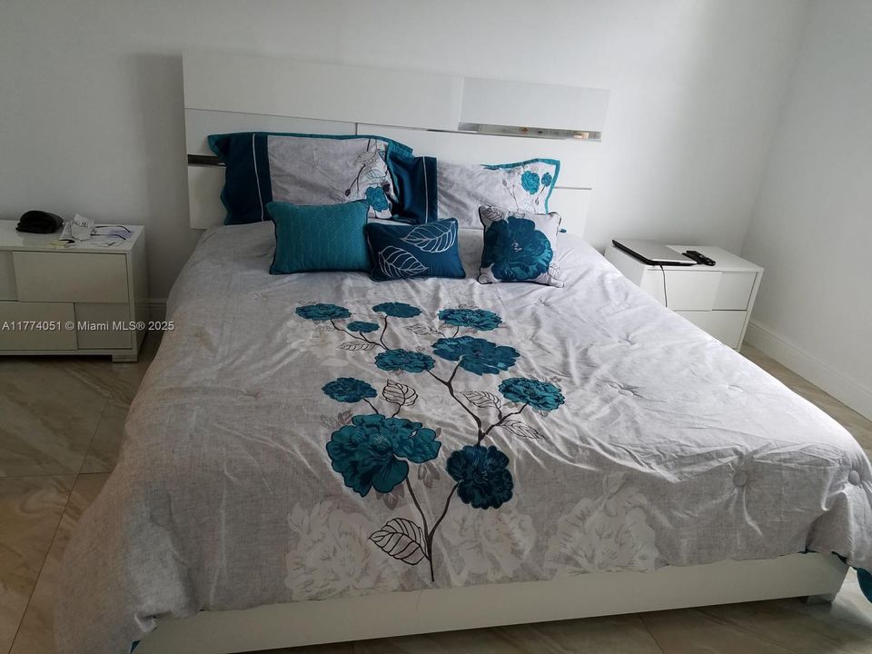 Vendido Recientemente: $650,000 (5 camas, 4 baños, 1378 Pies cuadrados)