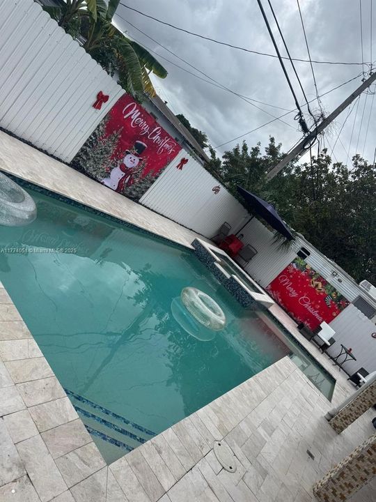 Vendido Recientemente: $650,000 (5 camas, 4 baños, 1378 Pies cuadrados)