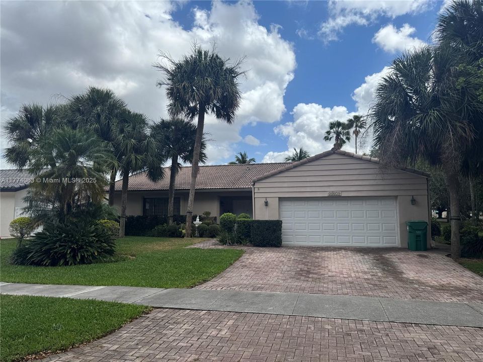 待售: $939,000 (3 贝兹, 2 浴室, 2082 平方英尺)