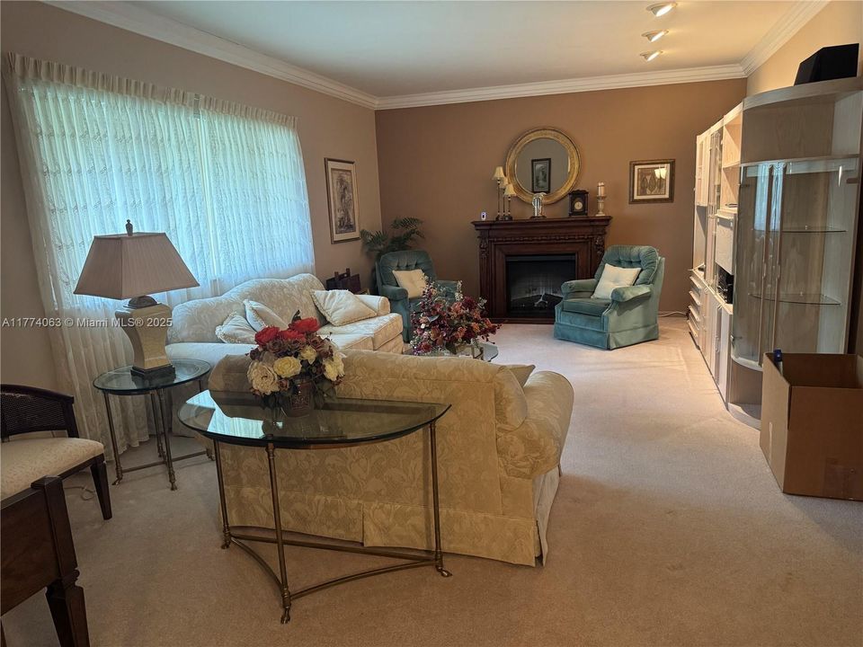 待售: $939,000 (3 贝兹, 2 浴室, 2082 平方英尺)