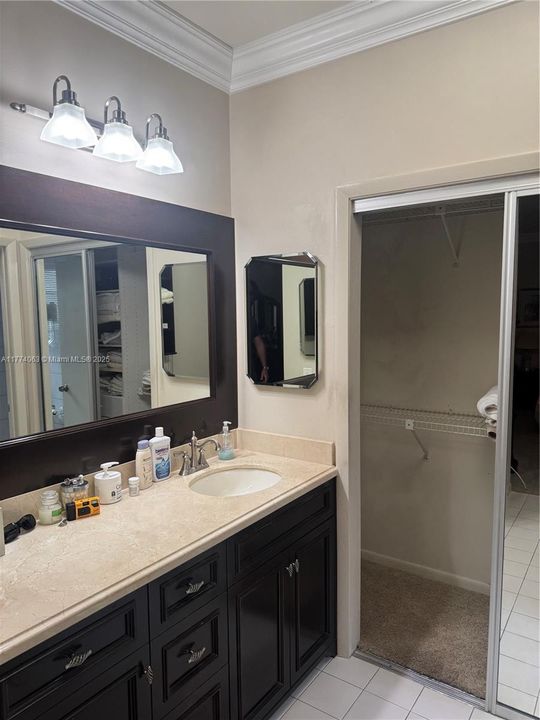 待售: $939,000 (3 贝兹, 2 浴室, 2082 平方英尺)