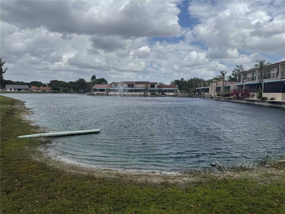 待售: $939,000 (3 贝兹, 2 浴室, 2082 平方英尺)