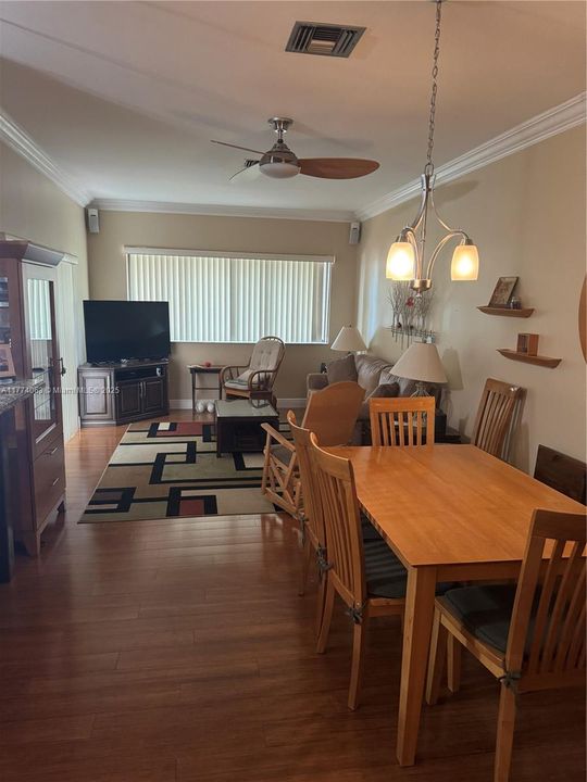 待售: $939,000 (3 贝兹, 2 浴室, 2082 平方英尺)