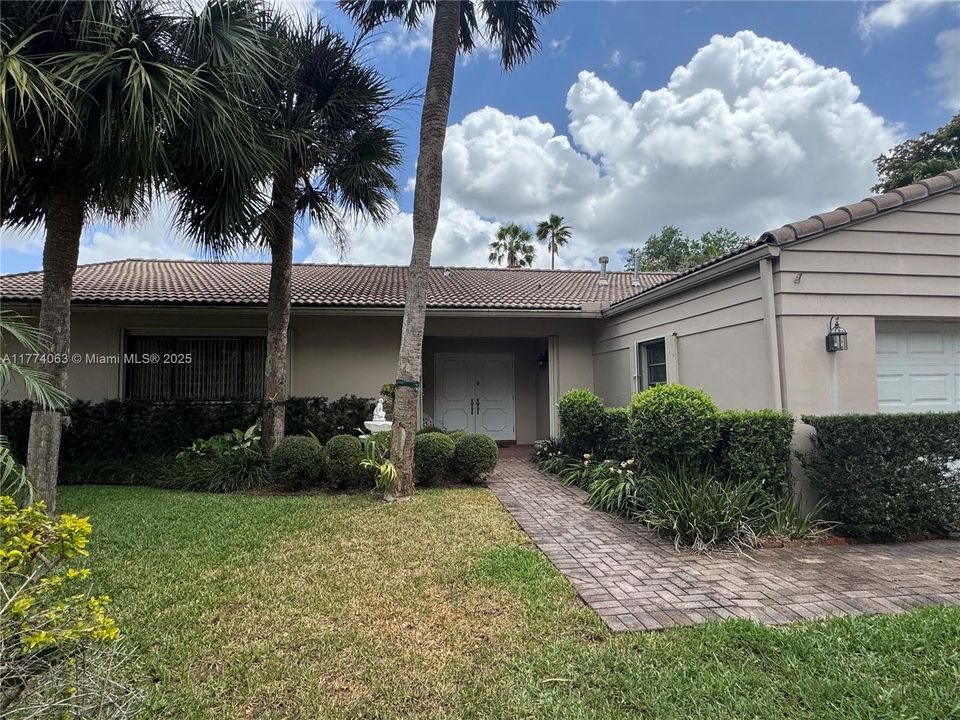 待售: $939,000 (3 贝兹, 2 浴室, 2082 平方英尺)