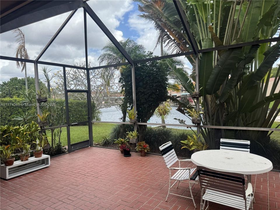 待售: $939,000 (3 贝兹, 2 浴室, 2082 平方英尺)