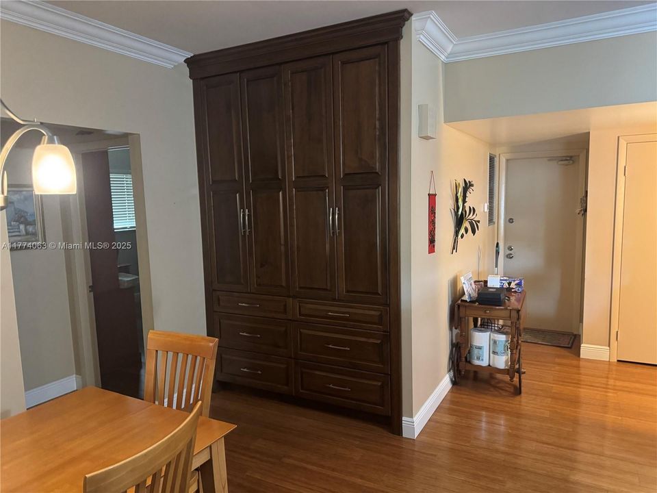 待售: $939,000 (3 贝兹, 2 浴室, 2082 平方英尺)