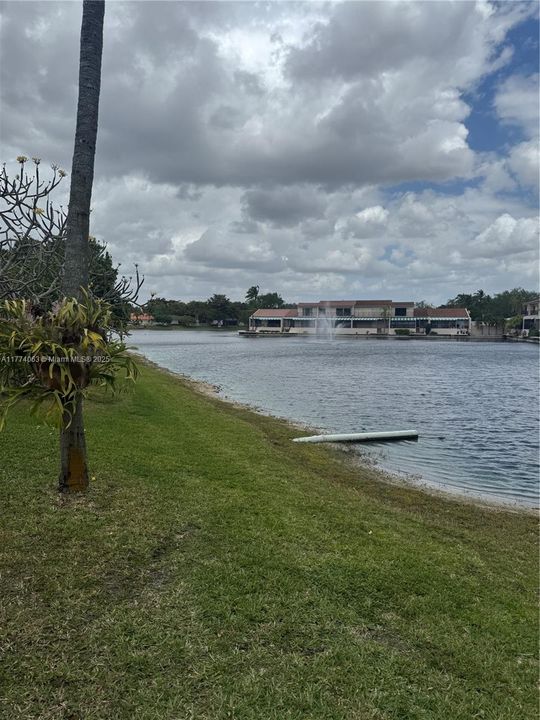 待售: $939,000 (3 贝兹, 2 浴室, 2082 平方英尺)