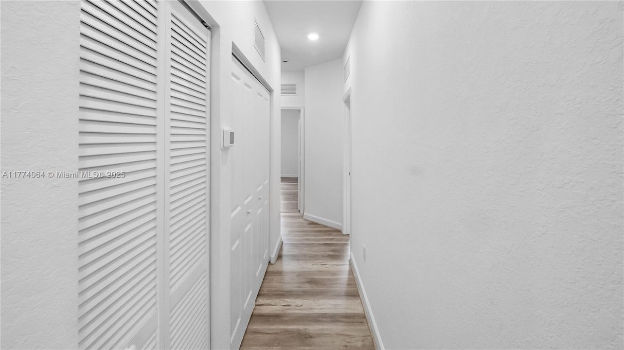 En Venta: $538,900 (3 camas, 2 baños, 1636 Pies cuadrados)