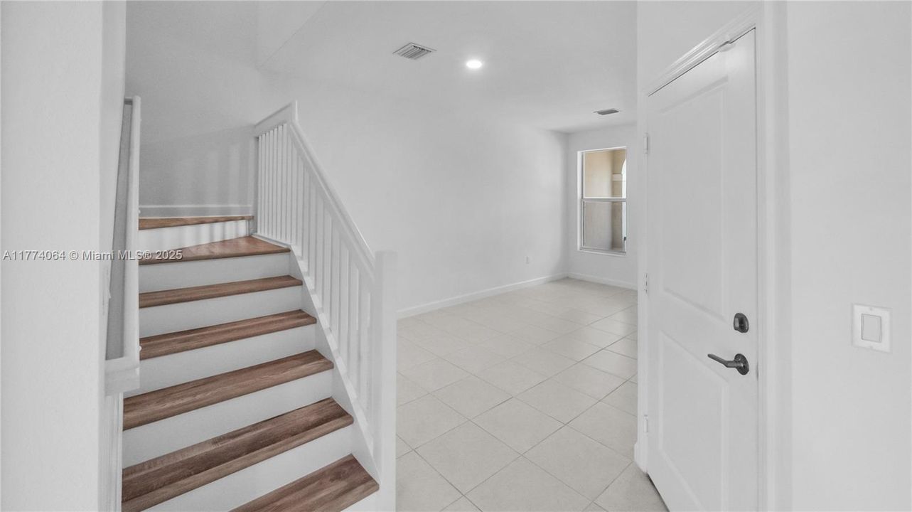 En Venta: $538,900 (3 camas, 2 baños, 1636 Pies cuadrados)