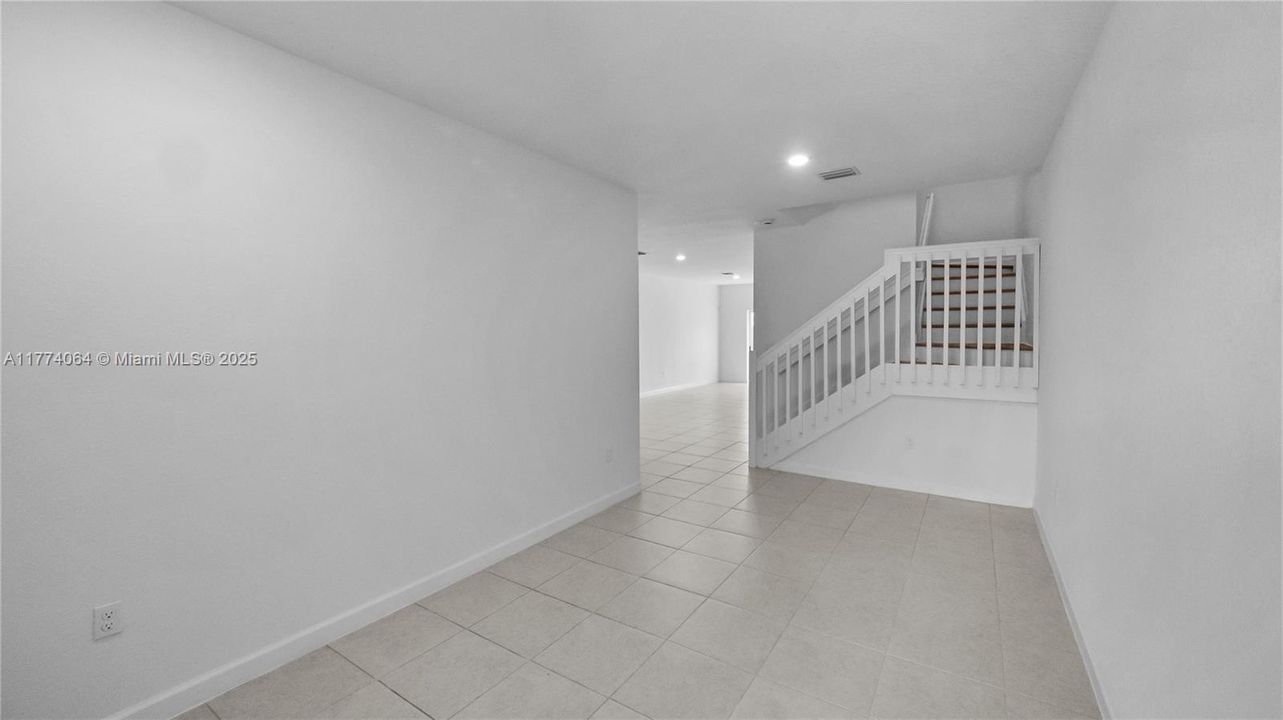 En Venta: $538,900 (3 camas, 2 baños, 1636 Pies cuadrados)