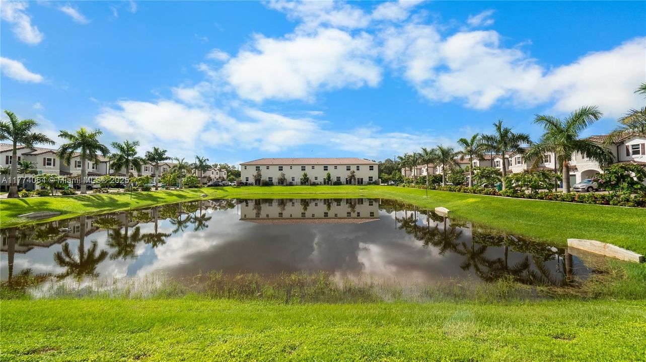 En Venta: $538,900 (3 camas, 2 baños, 1636 Pies cuadrados)