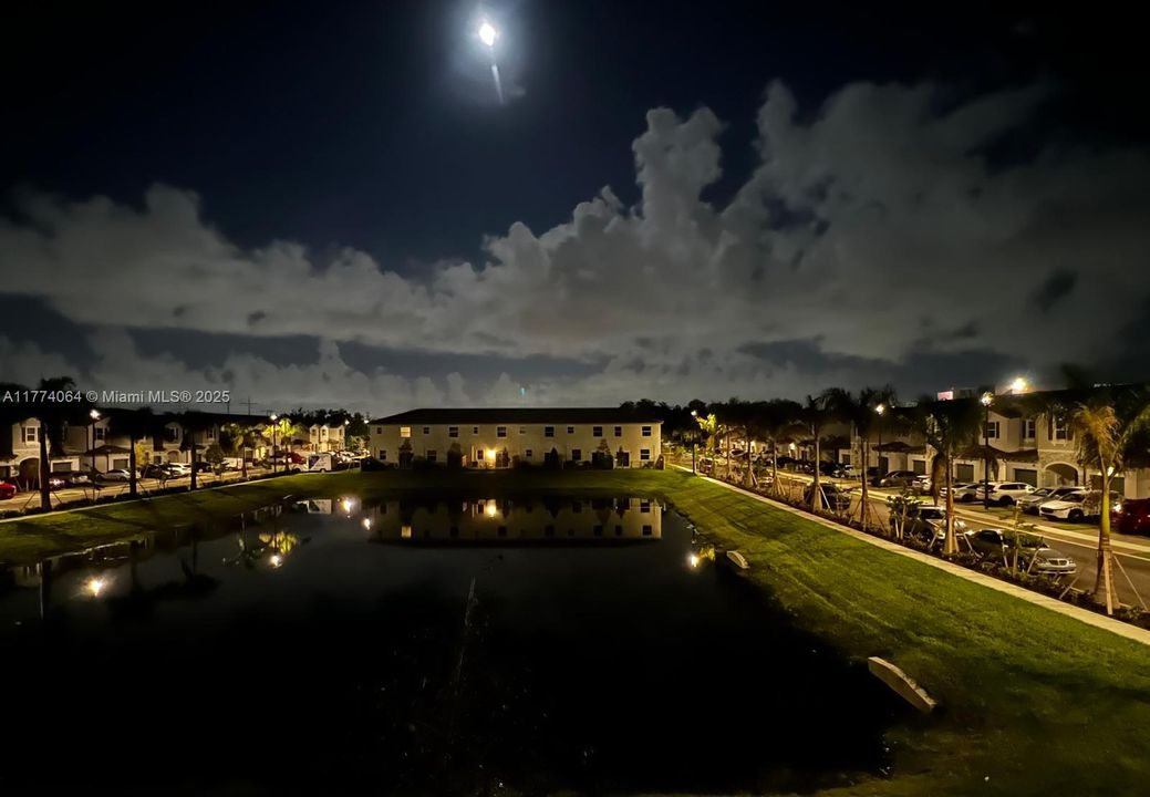 En Venta: $538,900 (3 camas, 2 baños, 1636 Pies cuadrados)