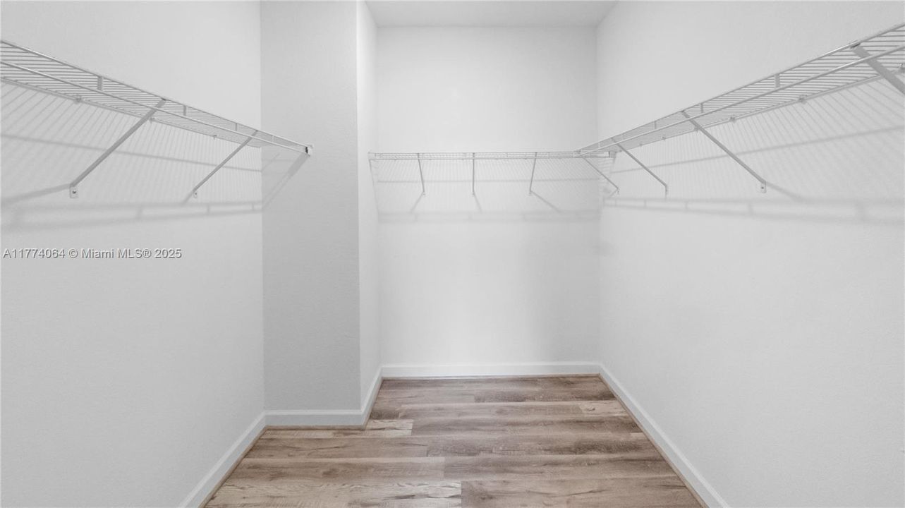 En Venta: $538,900 (3 camas, 2 baños, 1636 Pies cuadrados)