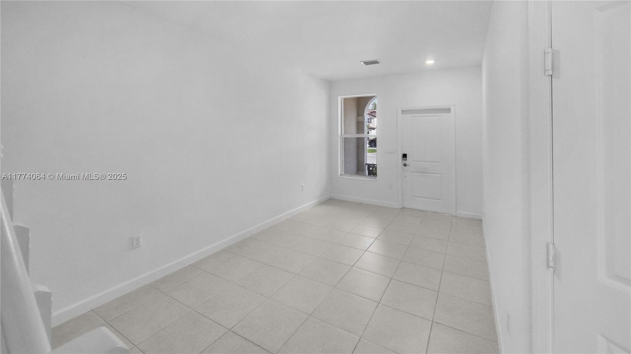 En Venta: $538,900 (3 camas, 2 baños, 1636 Pies cuadrados)