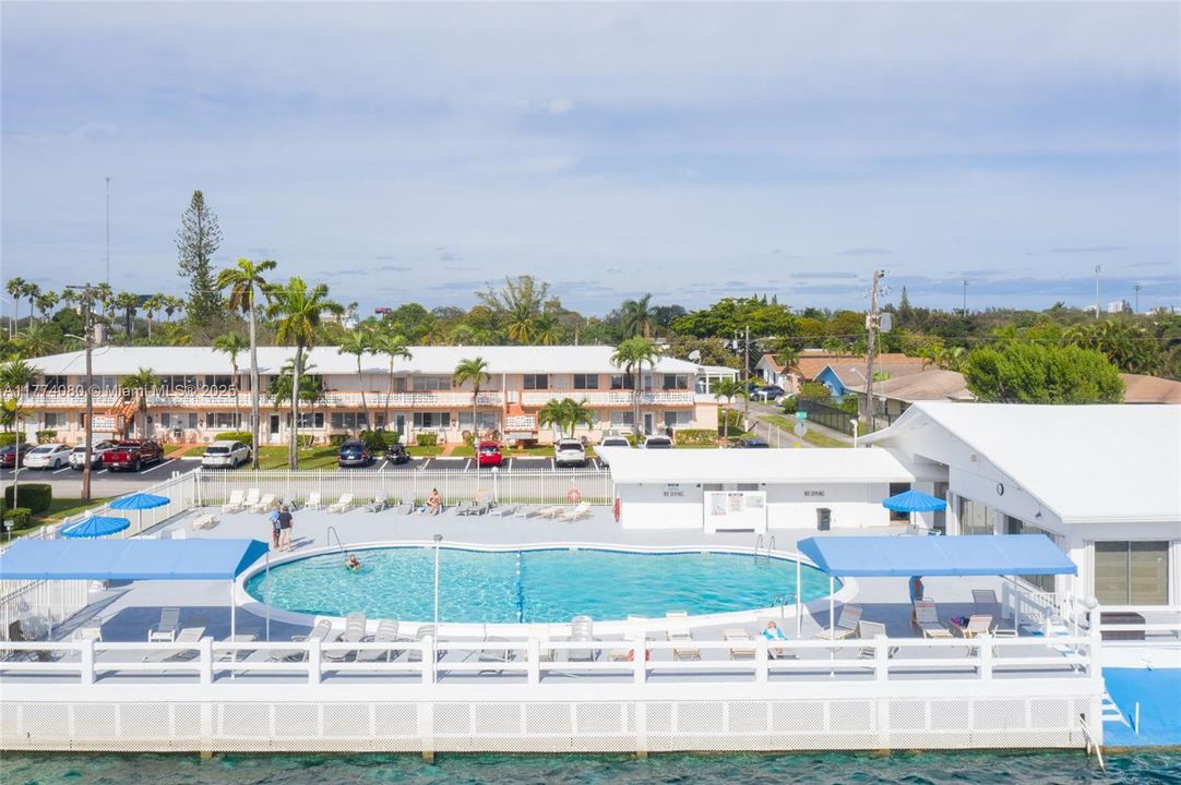 Recently Sold: $149,900 (2 beds, 1 baths, 848 Square Feet)