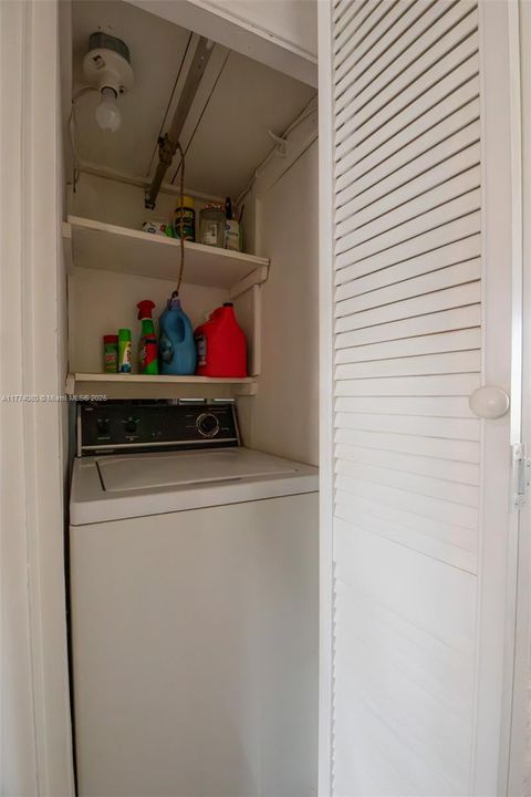 Recently Sold: $149,900 (2 beds, 1 baths, 848 Square Feet)