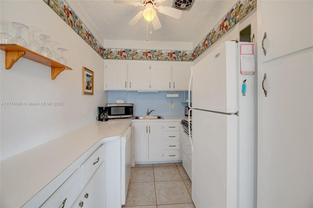 Recently Sold: $149,900 (2 beds, 1 baths, 848 Square Feet)