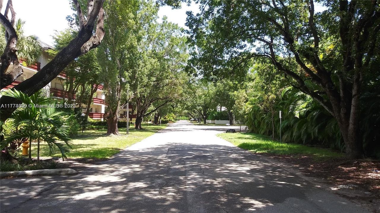 Recently Rented: $2,700 (2 beds, 2 baths, 977 Square Feet)