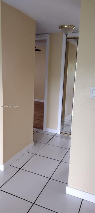 Recently Rented: $2,700 (2 beds, 2 baths, 977 Square Feet)