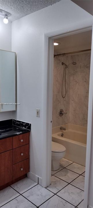 Recently Rented: $2,700 (2 beds, 2 baths, 977 Square Feet)