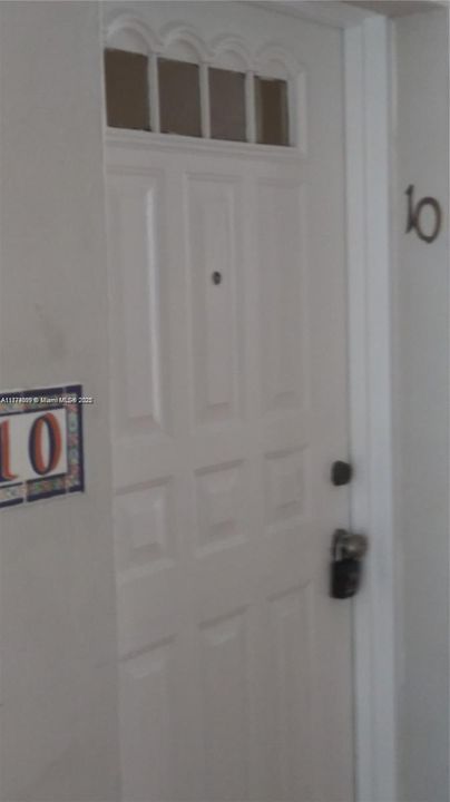 Recently Rented: $2,700 (2 beds, 2 baths, 977 Square Feet)