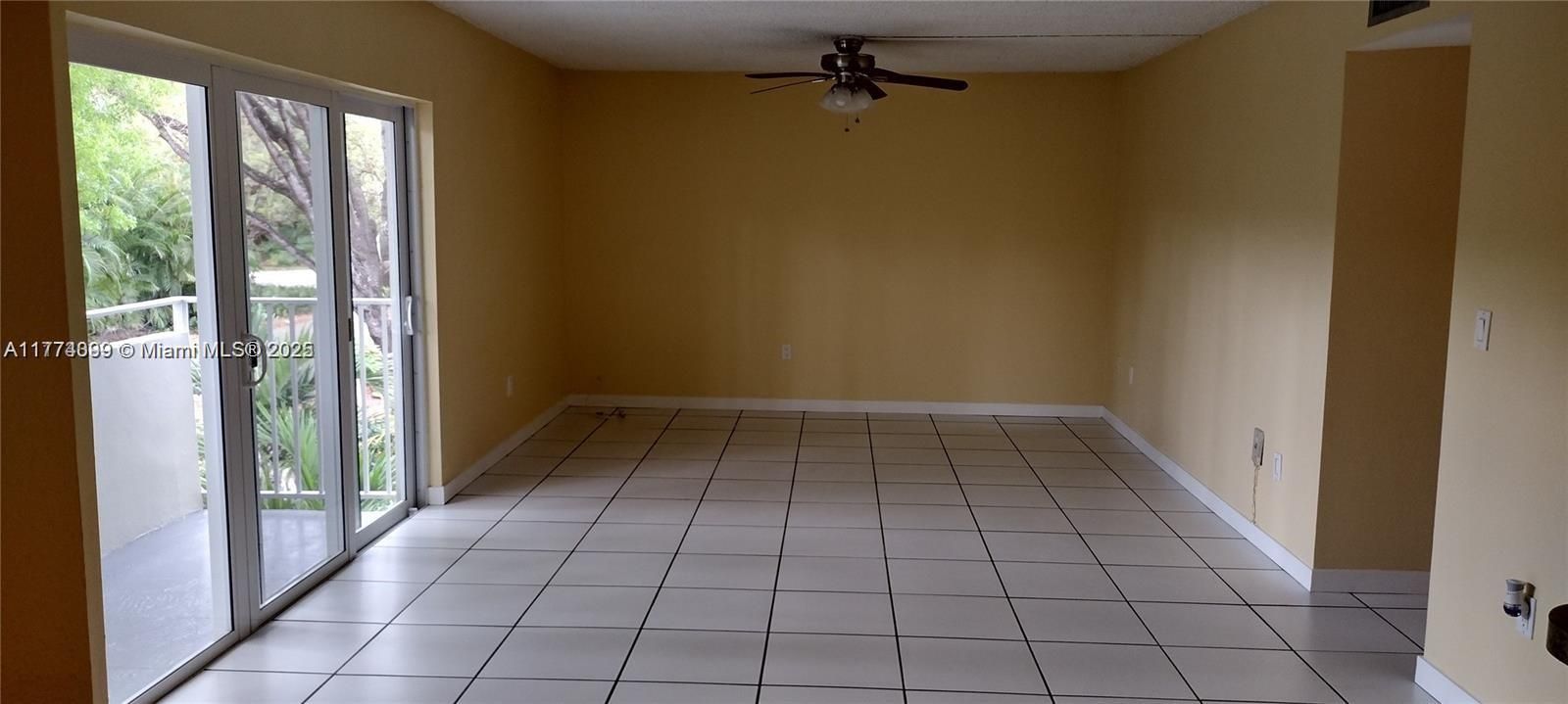 Recently Rented: $2,700 (2 beds, 2 baths, 977 Square Feet)