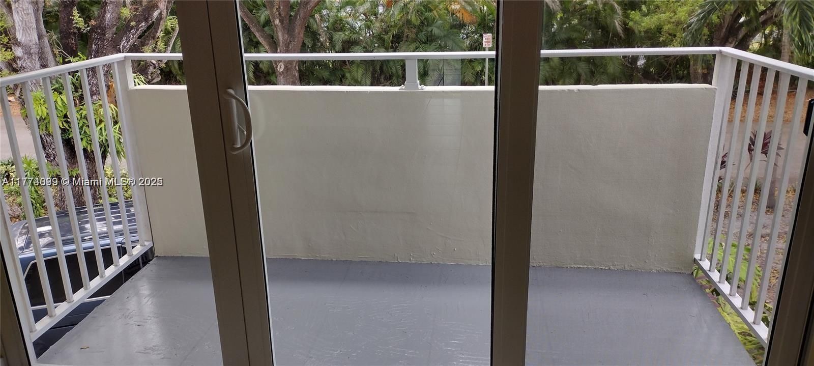 Recently Rented: $2,700 (2 beds, 2 baths, 977 Square Feet)