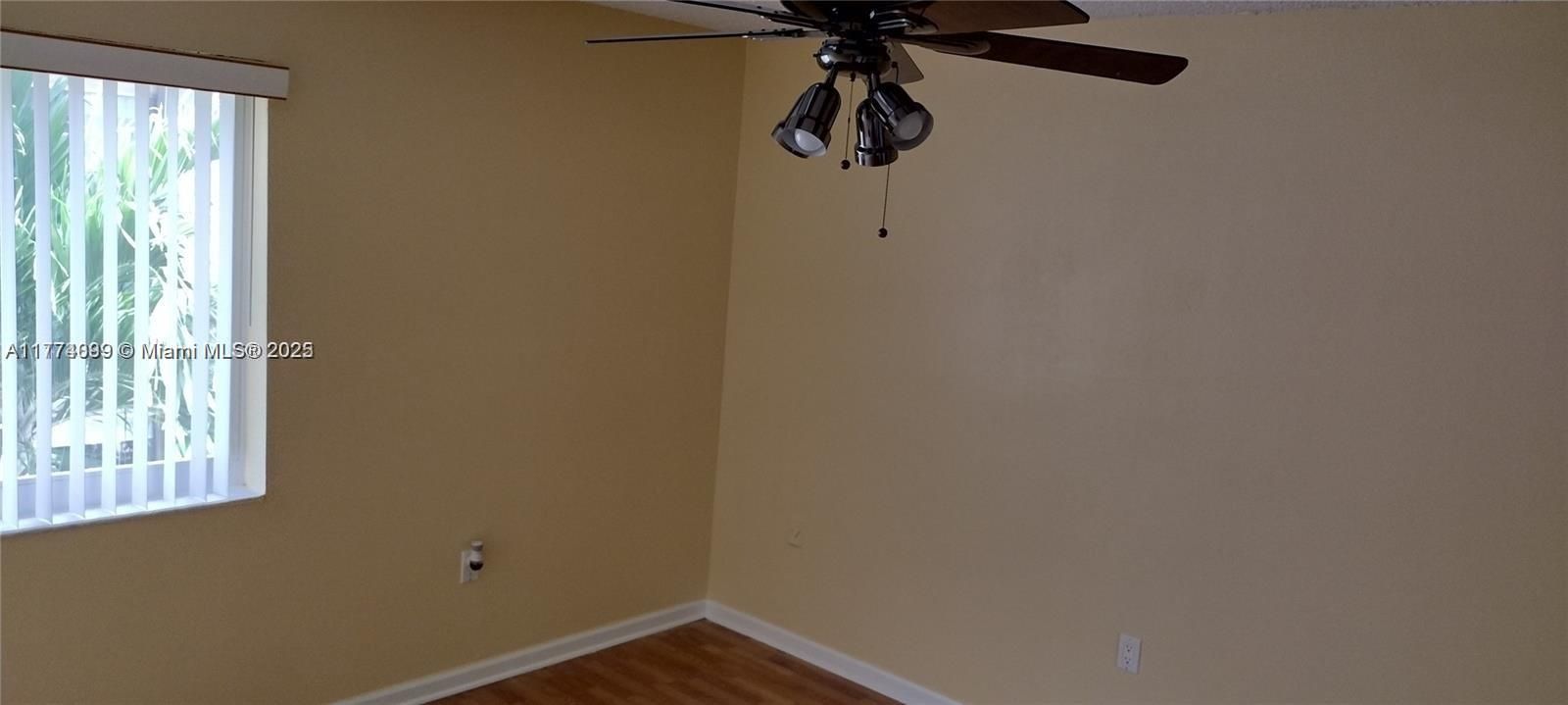 Recently Rented: $2,700 (2 beds, 2 baths, 977 Square Feet)