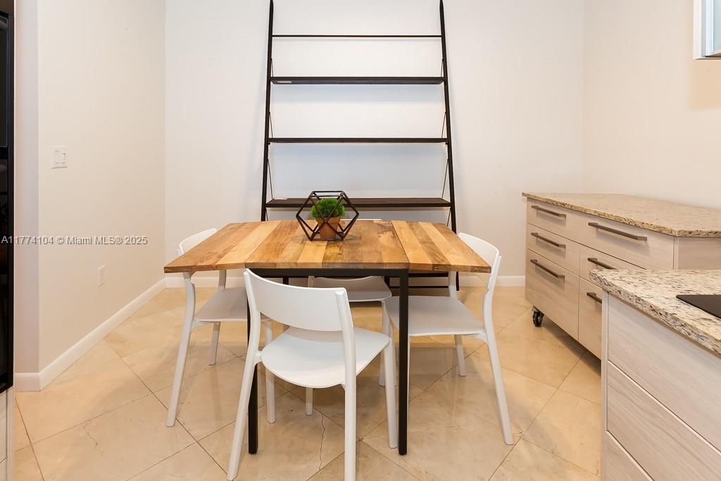 Recently Rented: $6,000 (3 beds, 3 baths, 1841 Square Feet)