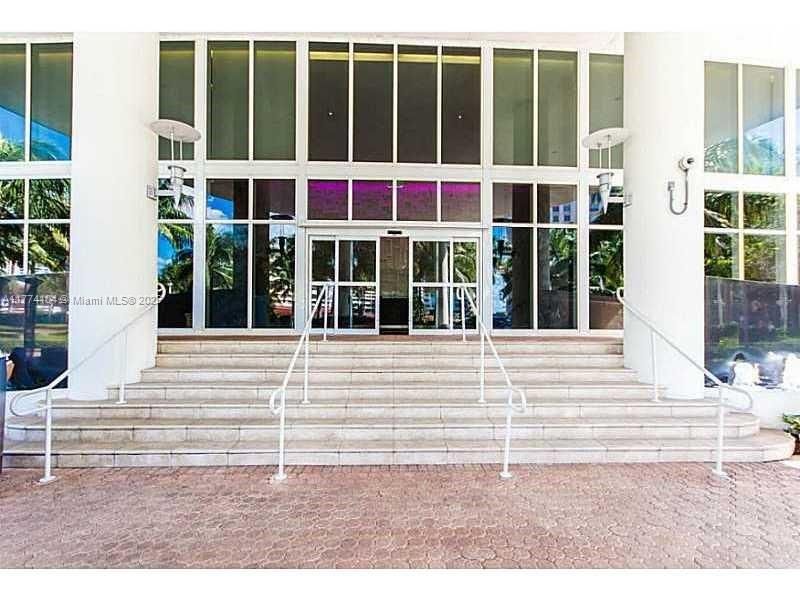 Recently Rented: $6,000 (3 beds, 3 baths, 1841 Square Feet)