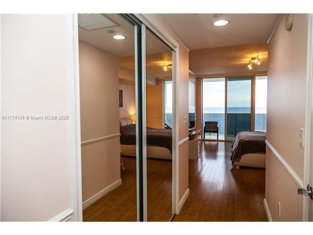 Recently Rented: $6,000 (3 beds, 3 baths, 1841 Square Feet)