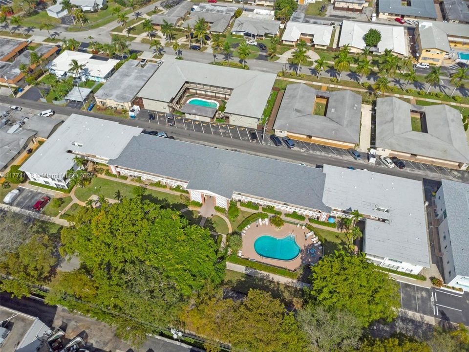 For Sale: $149,000 (2 beds, 1 baths, 774 Square Feet)