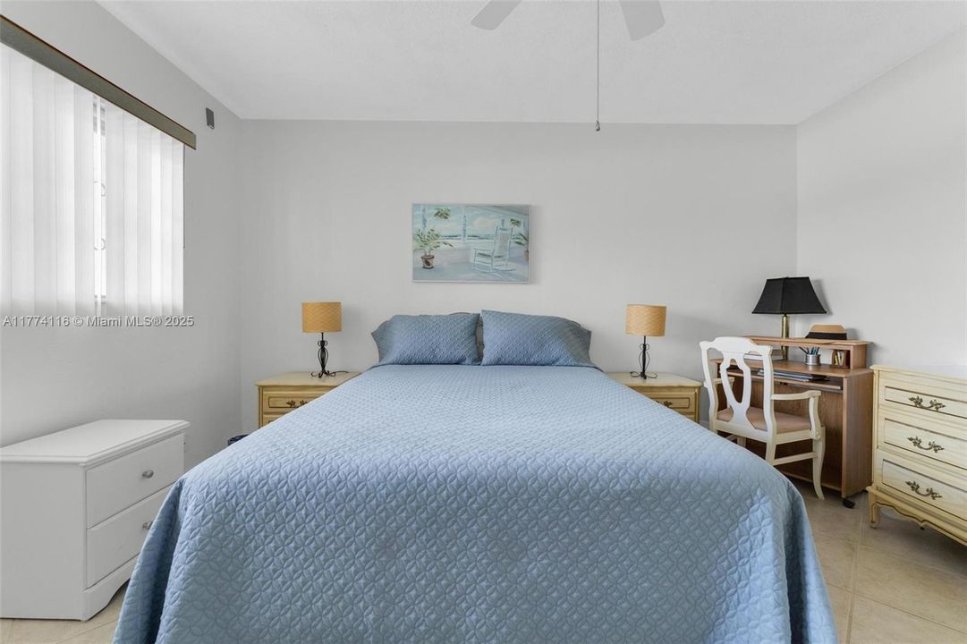 For Sale: $149,000 (2 beds, 1 baths, 774 Square Feet)