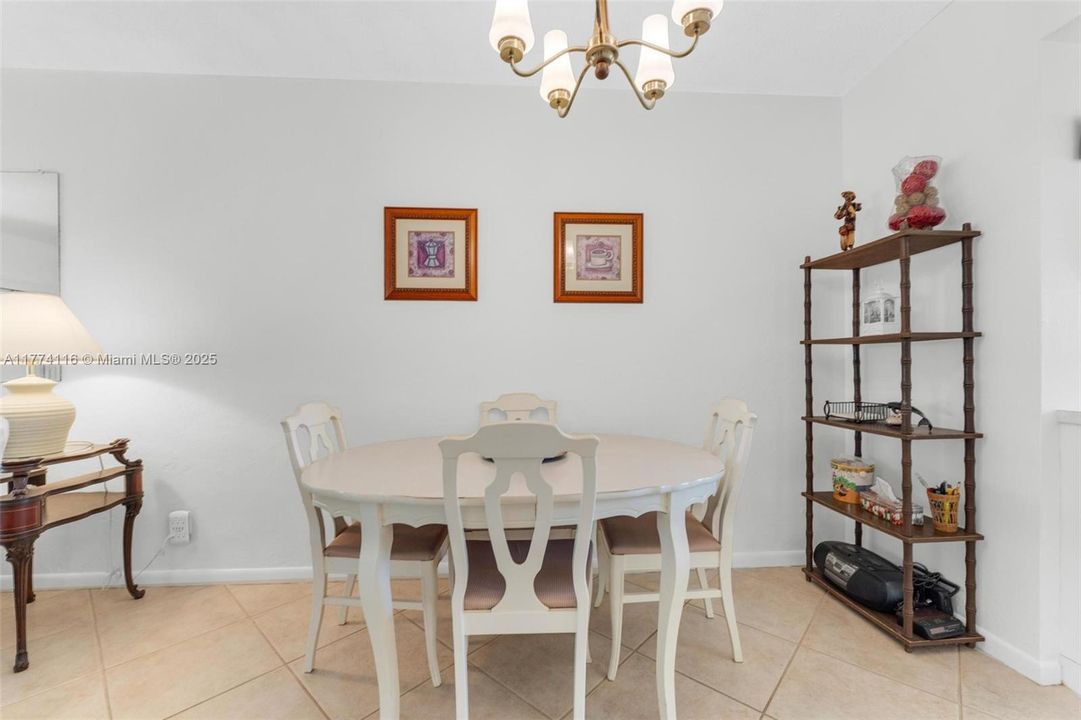 For Sale: $149,000 (2 beds, 1 baths, 774 Square Feet)