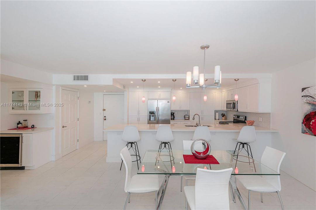 Recently Rented: $3,500 (2 beds, 2 baths, 1334 Square Feet)