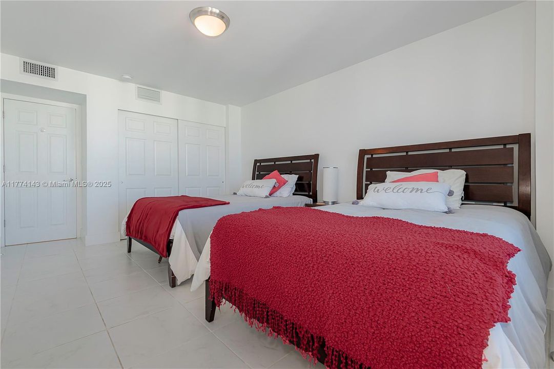 Recently Rented: $3,500 (2 beds, 2 baths, 1334 Square Feet)