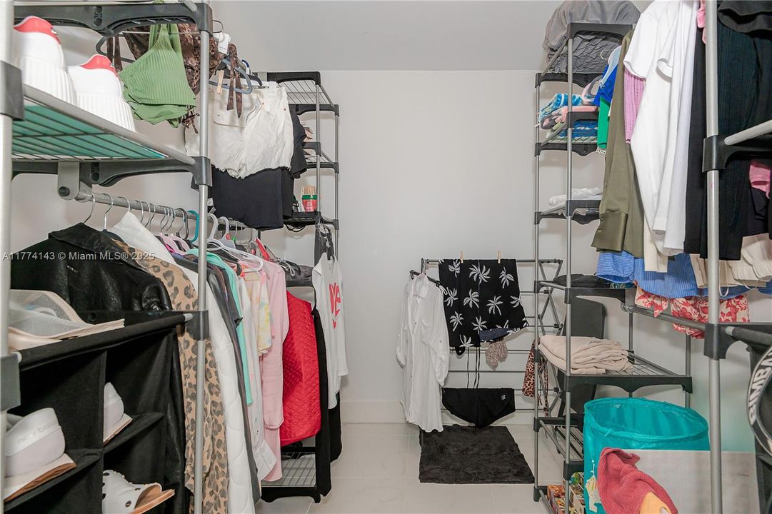 Recently Rented: $3,500 (2 beds, 2 baths, 1334 Square Feet)