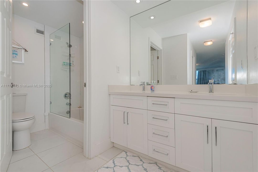 Recently Rented: $3,500 (2 beds, 2 baths, 1334 Square Feet)