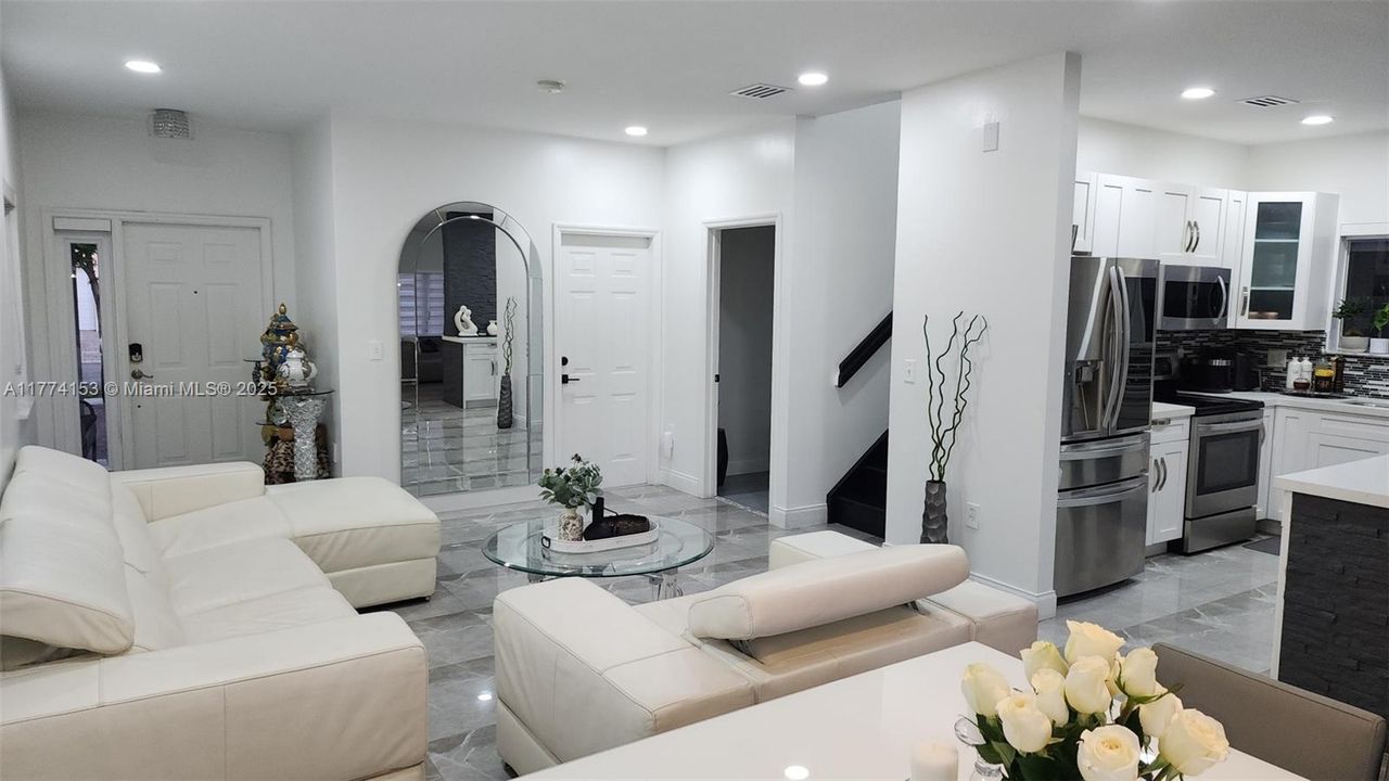 Recently Rented: $4,200 (5 beds, 3 baths, 1814 Square Feet)