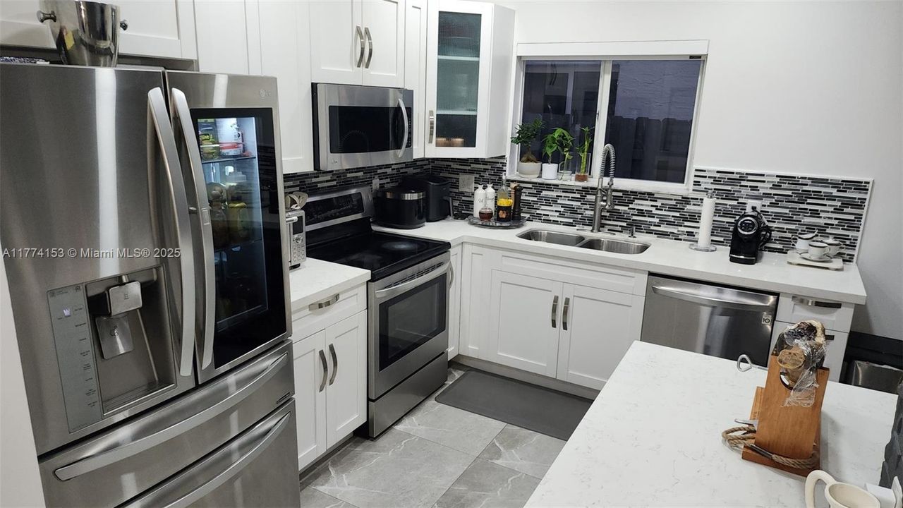 Recently Rented: $4,200 (5 beds, 3 baths, 1814 Square Feet)