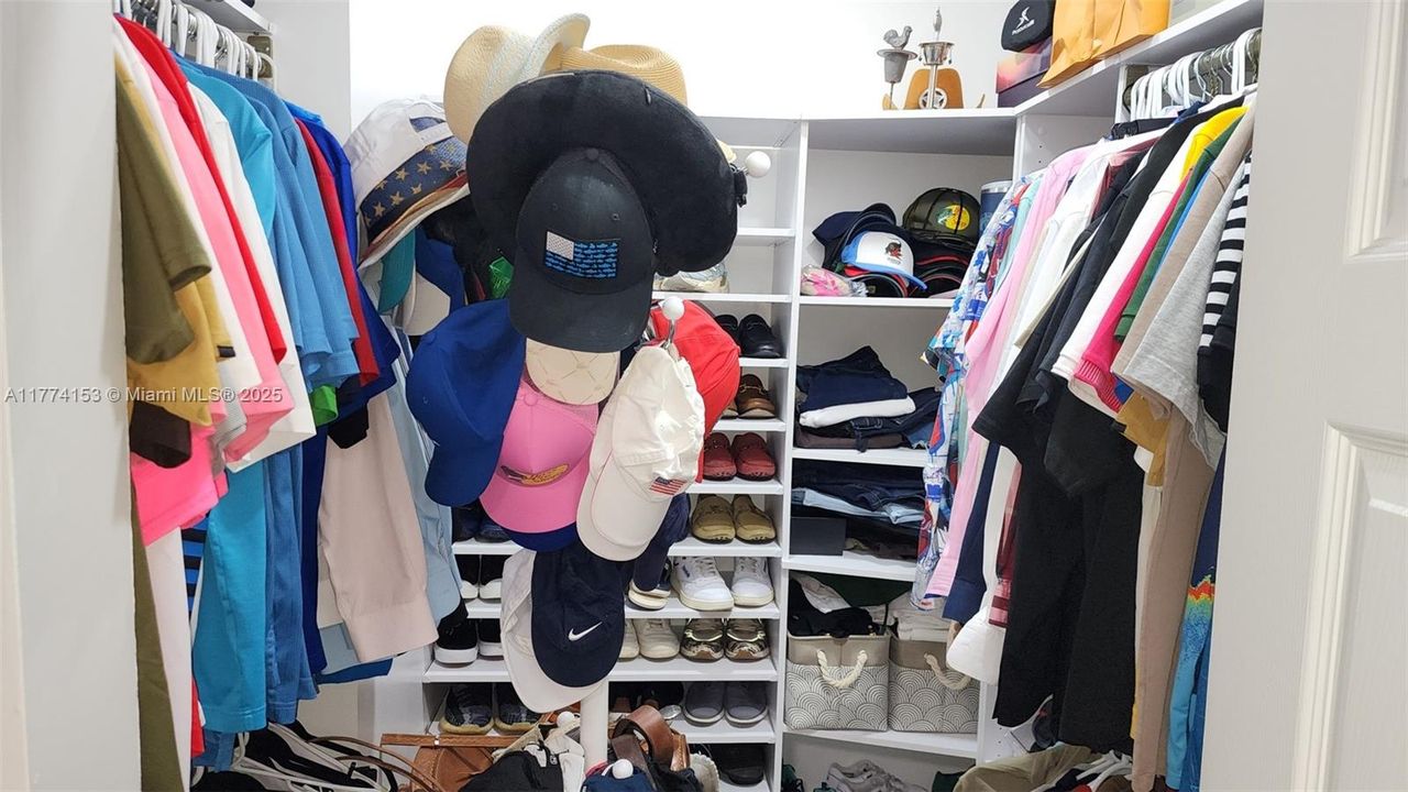 Master Bedrm Closet