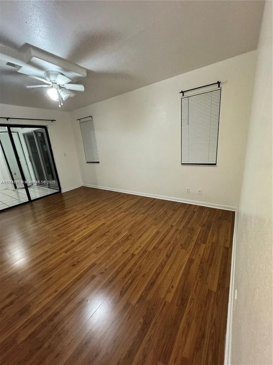 Recently Rented: $2,200 (3 beds, 2 baths, 0 Square Feet)
