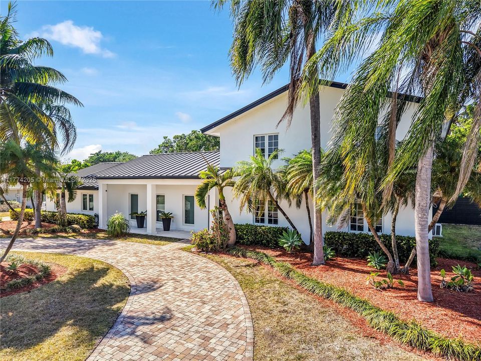 For Sale: $2,800,000 (6 beds, 3 baths, 3743 Square Feet)