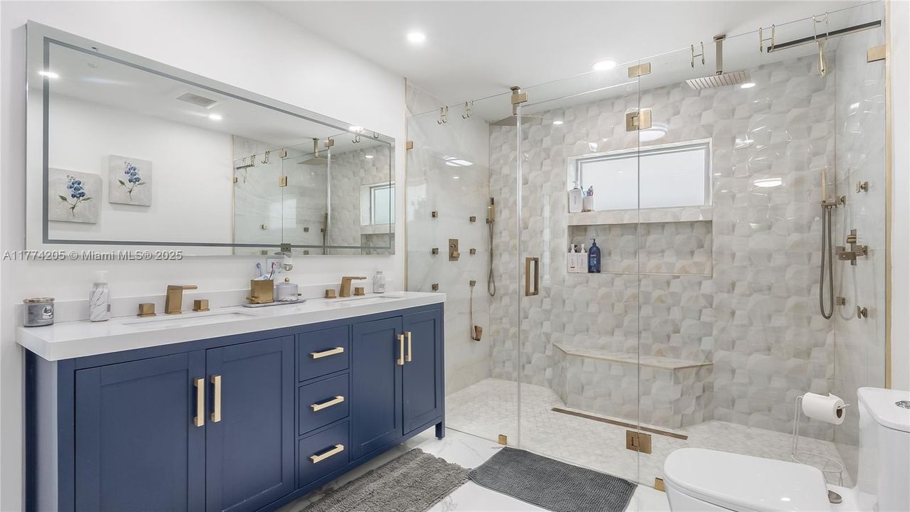 For Sale: $2,800,000 (6 beds, 3 baths, 3743 Square Feet)