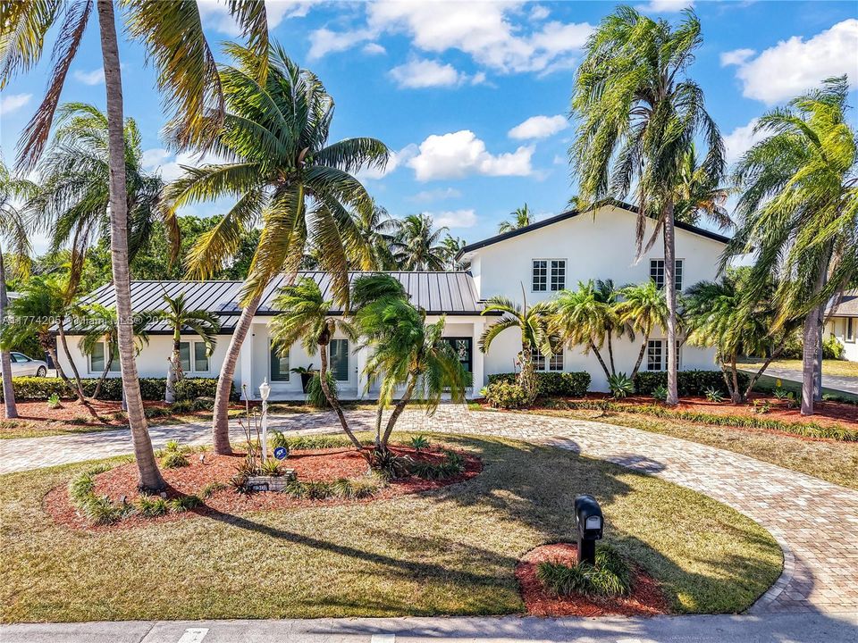 For Sale: $2,800,000 (6 beds, 3 baths, 3743 Square Feet)