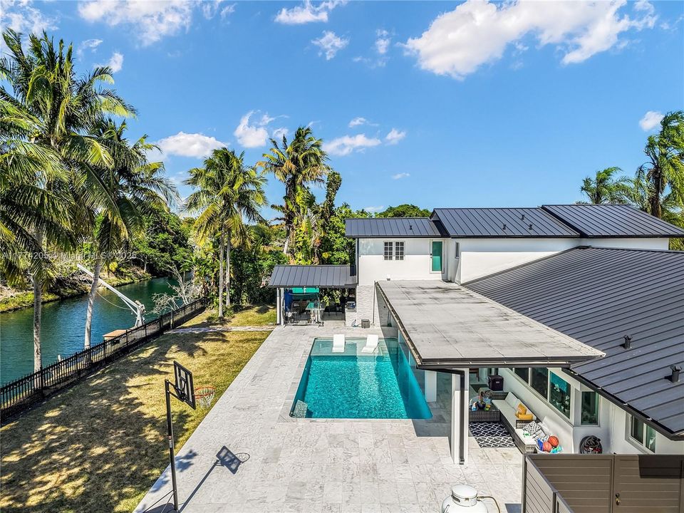 For Sale: $2,800,000 (6 beds, 3 baths, 3743 Square Feet)