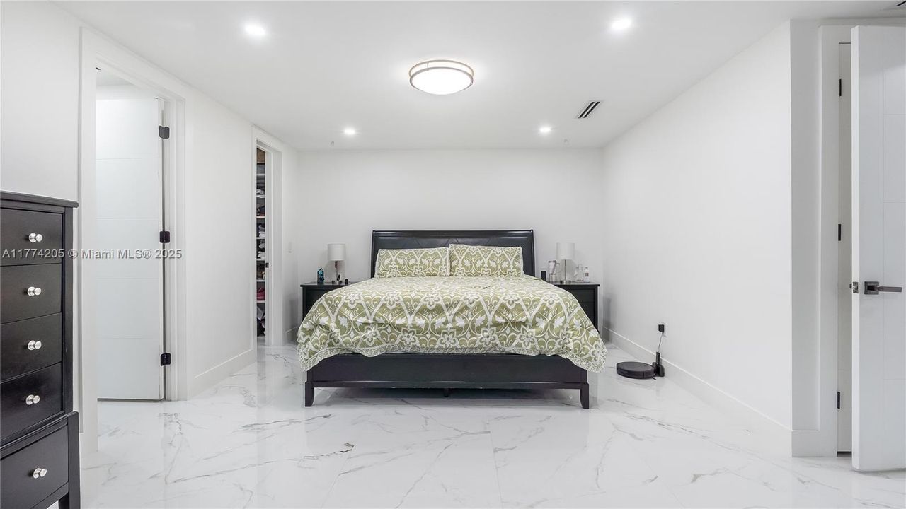 For Sale: $2,800,000 (6 beds, 3 baths, 3743 Square Feet)
