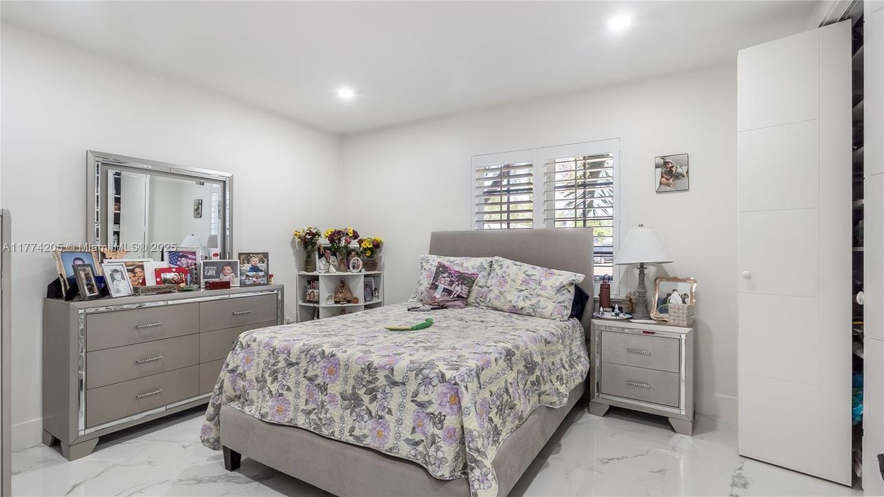 For Sale: $2,800,000 (6 beds, 3 baths, 3743 Square Feet)
