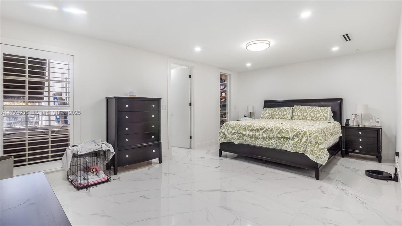 For Sale: $2,800,000 (6 beds, 3 baths, 3743 Square Feet)
